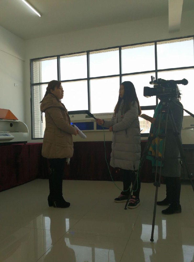孝感電視臺對國家高新技術企業(yè)---“闊海醫(yī)療”實地采訪